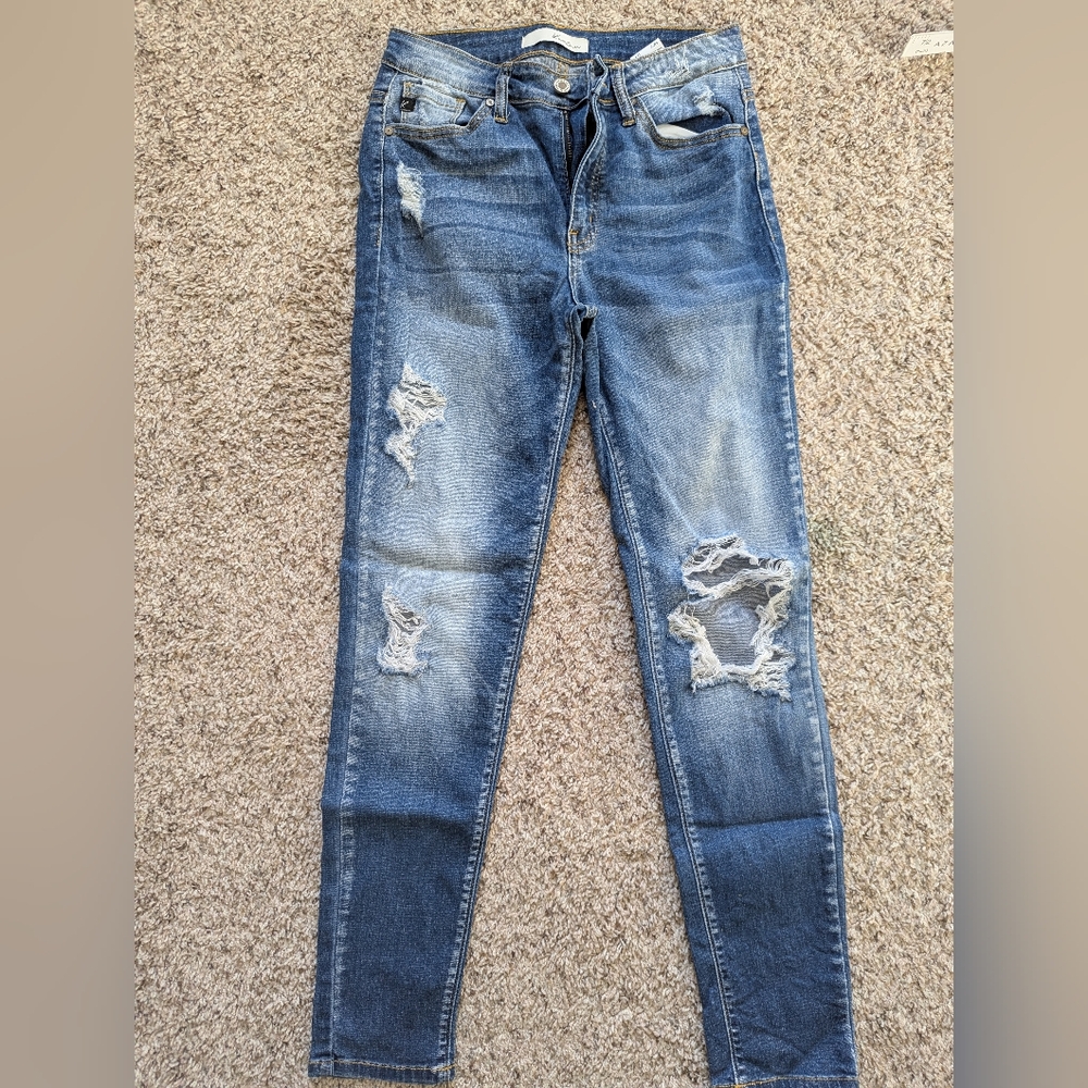 Size 27 / US WOMENS 7 KANCAN Distressed jeans